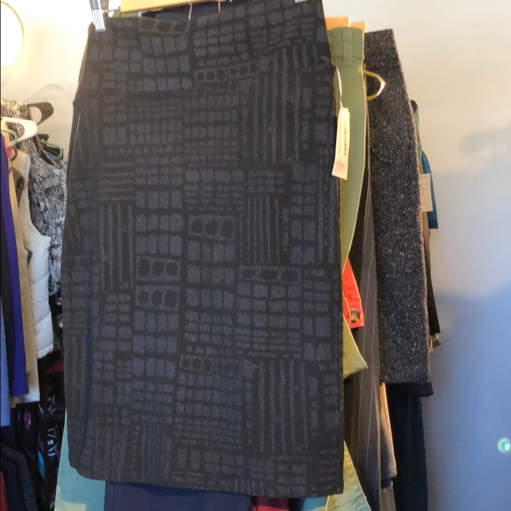 New with tags Cassie Lularoe skirt size L